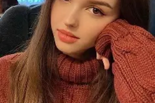 性感女星差点被两位大佬夹死的瓜！